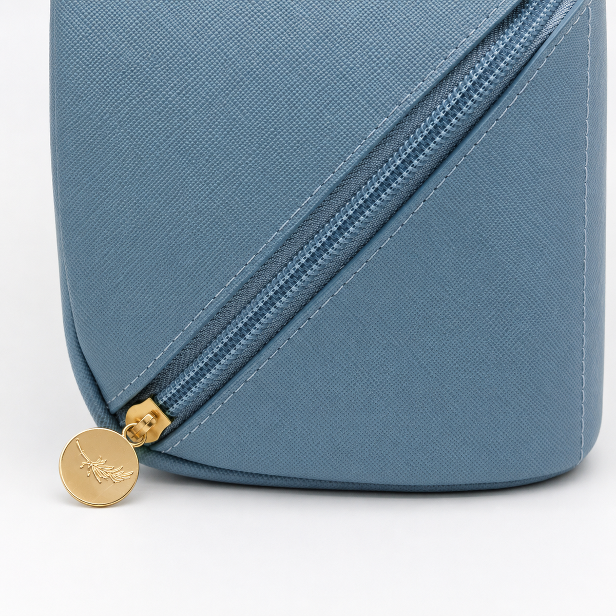 The Shores Vanity Kit