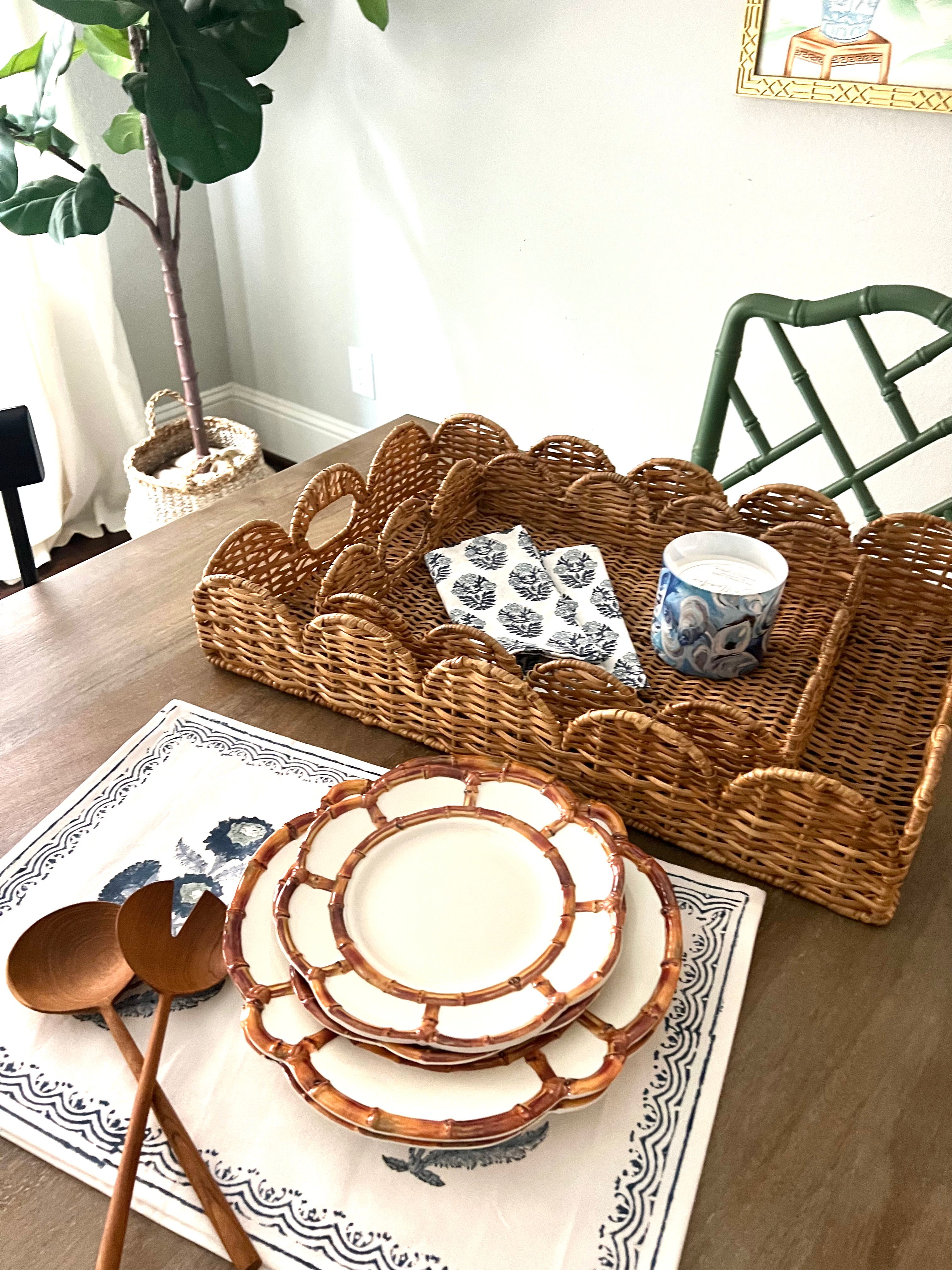 Large Natural Scalloped Wicker Tray