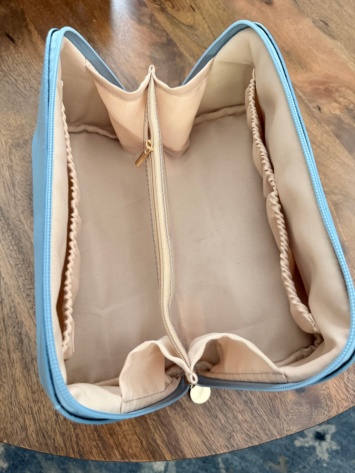 The Shores Vanity Kit
