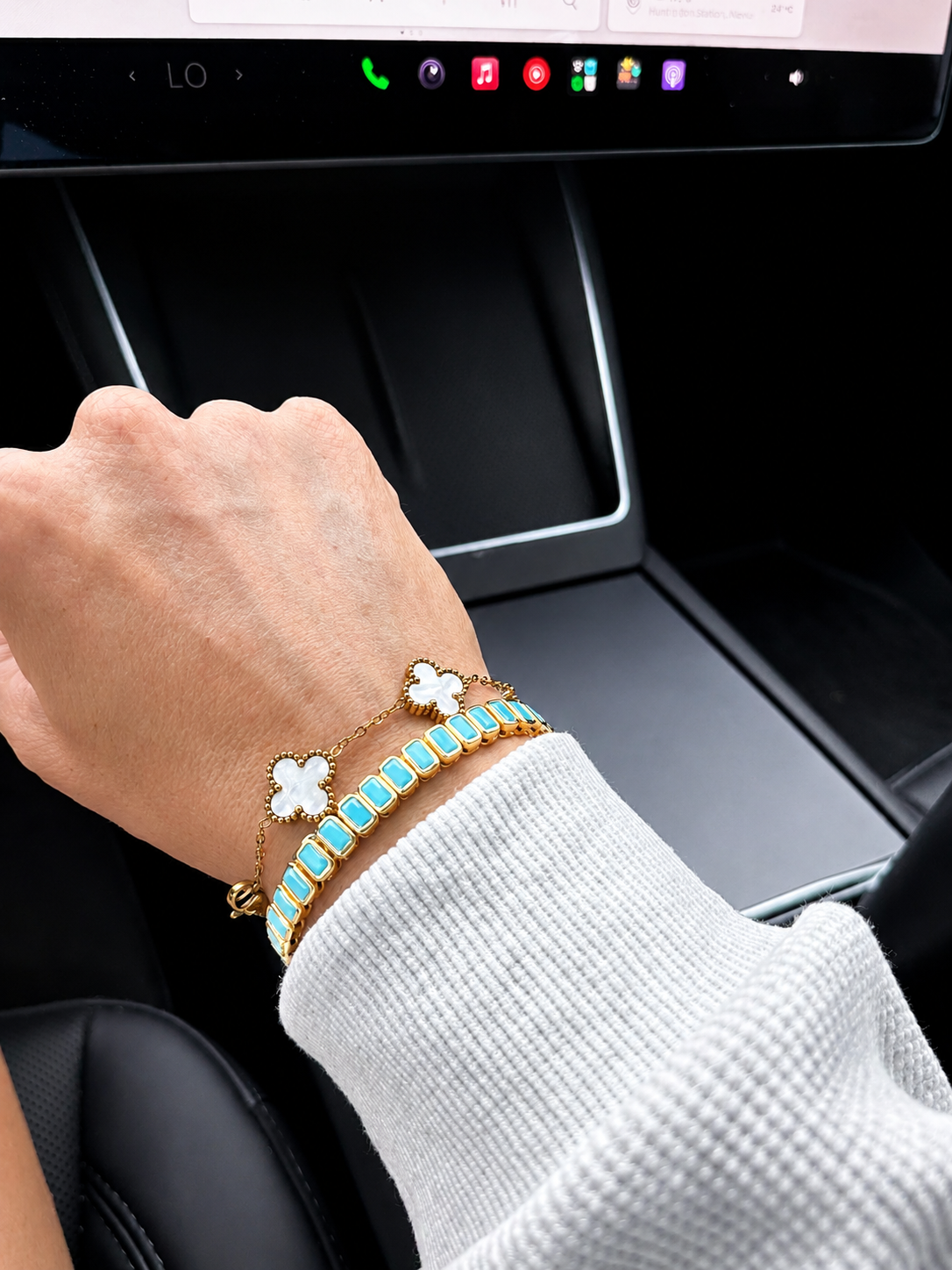 Clover Charm Bracelet - Pearl White (Available 6.5.26 9am cst)