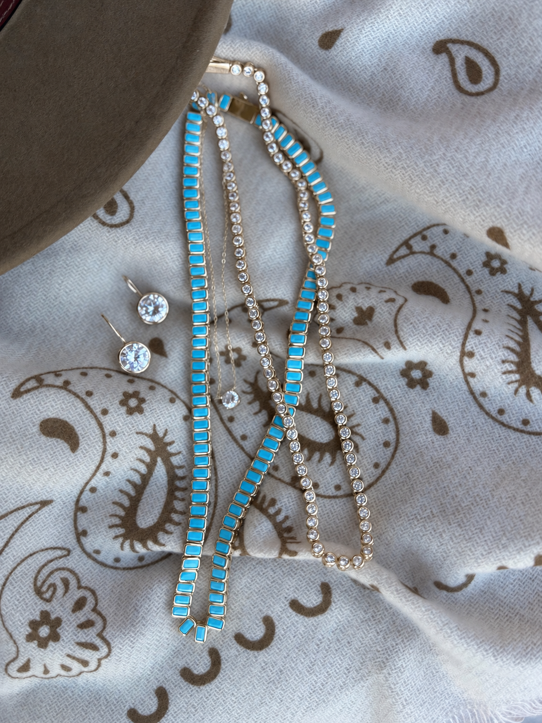 Gold Round Solitaire Necklace