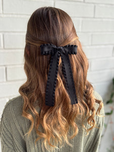 Rippled Black Bow Clip