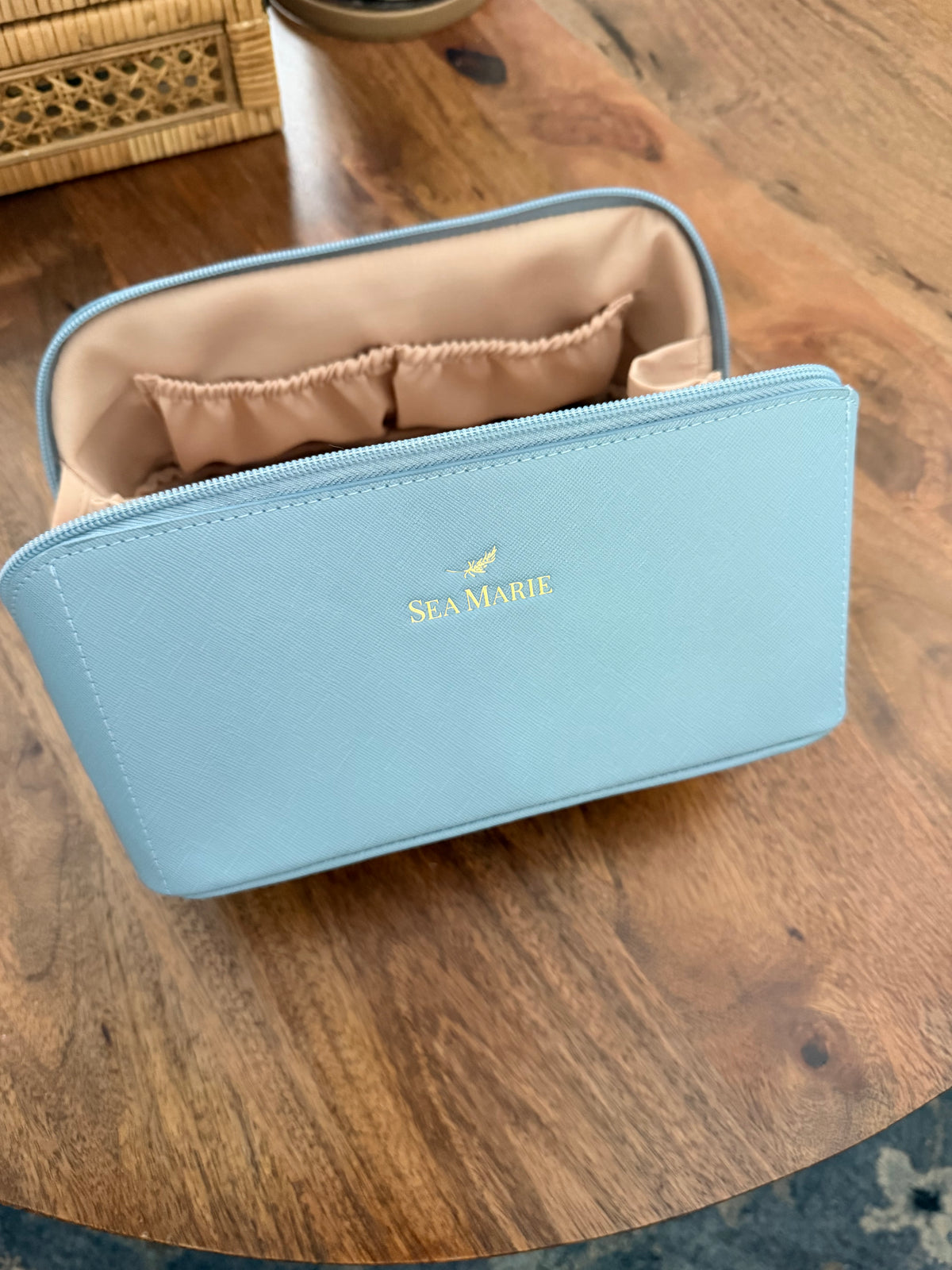 The Shores Vanity Kit