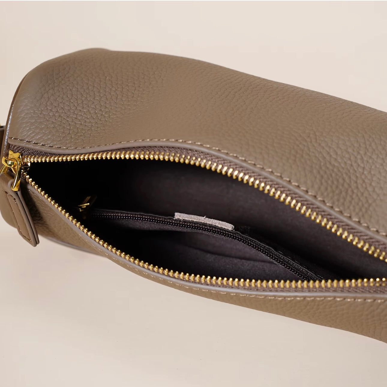 Avery Barrel Leather Bag - Taupe