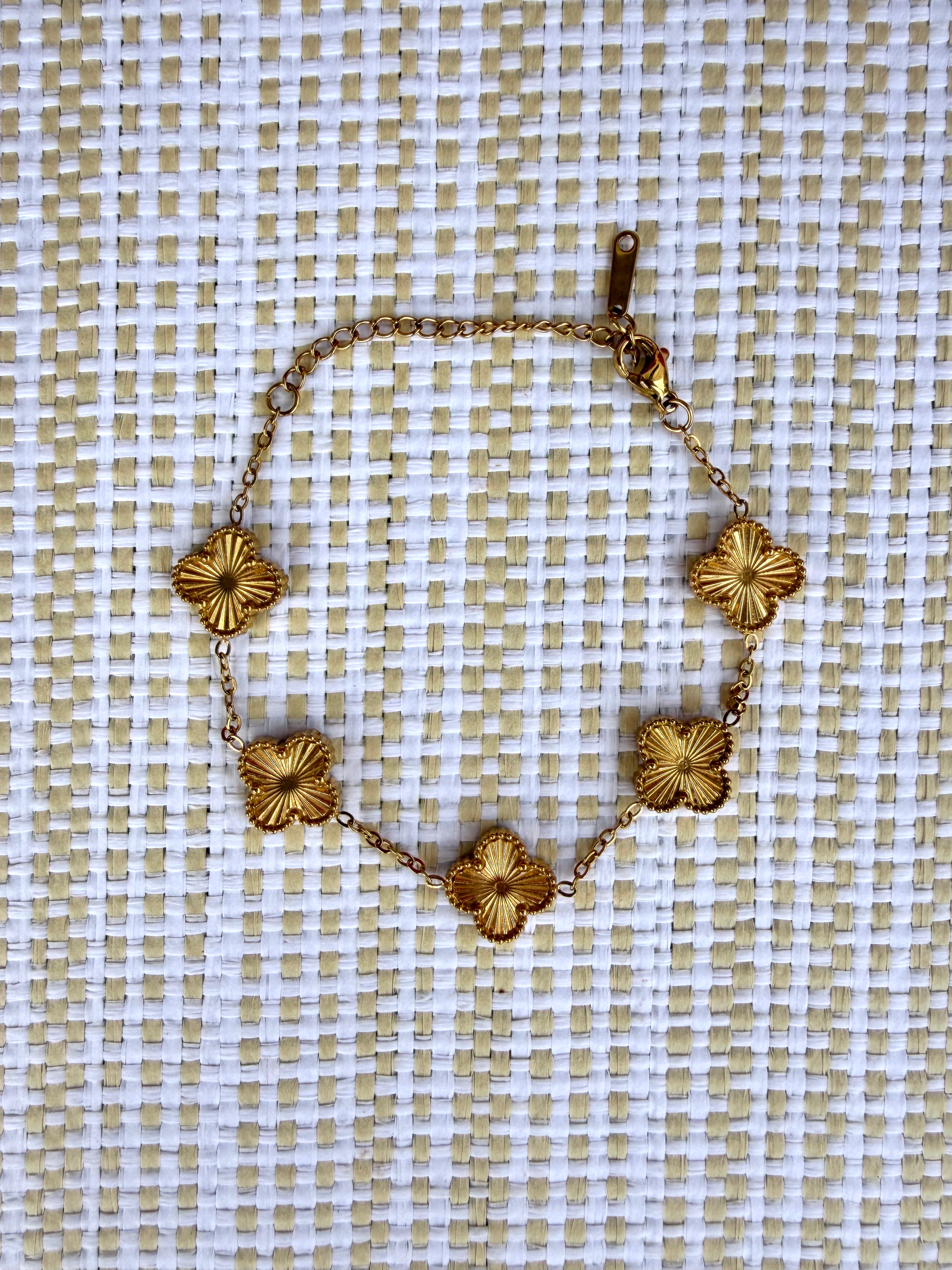 Clover Charm Bracelet - Gold