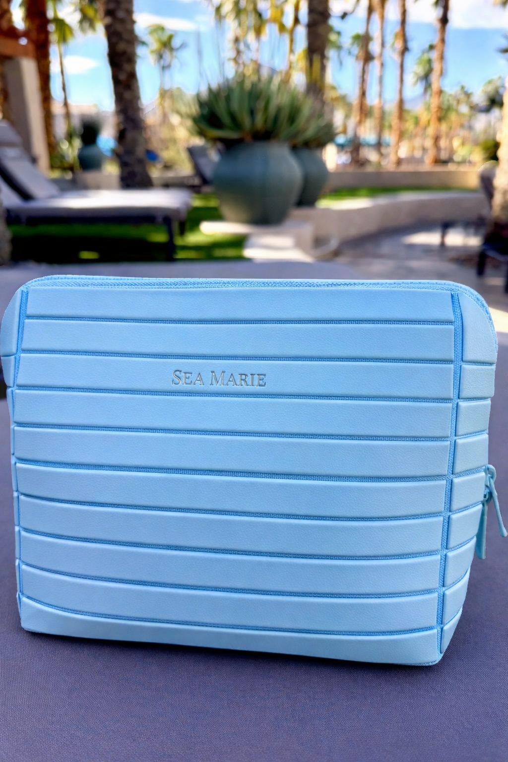 The Cove Fold Cosmetic Case (Medium)