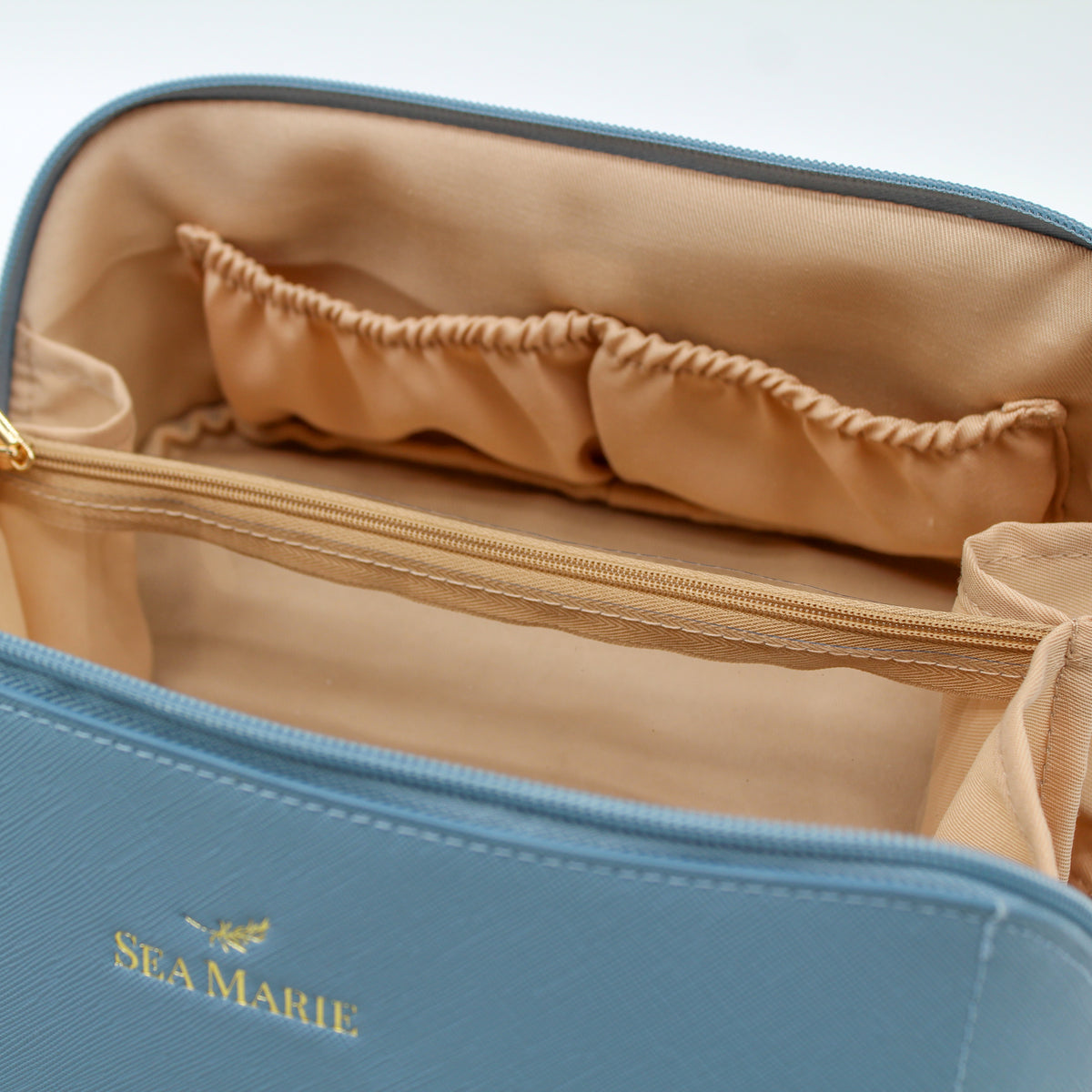 The Shores Vanity Kit