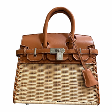 Load image into Gallery viewer, Straw &amp; Leather Picnic Bag