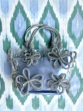 Load image into Gallery viewer, Flower Crystal Evening Bag