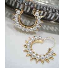 Load image into Gallery viewer, Pearl Spiked Earrings